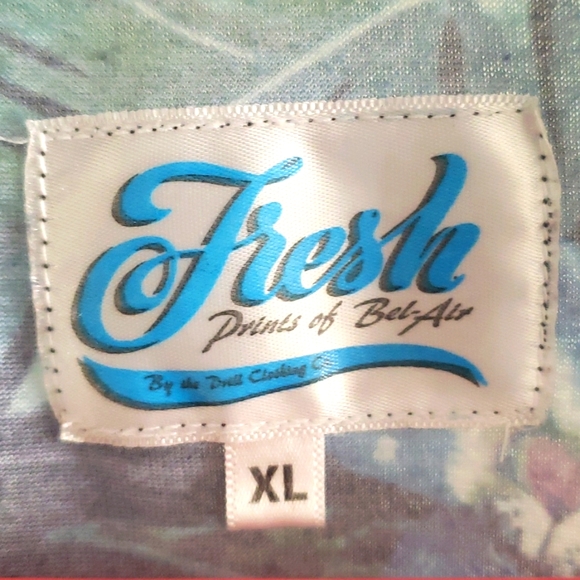 Men's Tropical Print T-Shirt - Picture 3 of 5